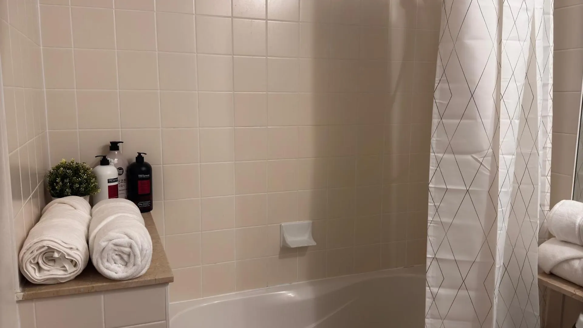 A Lovely One Bed Room With Sunset Views Toronto 0*,