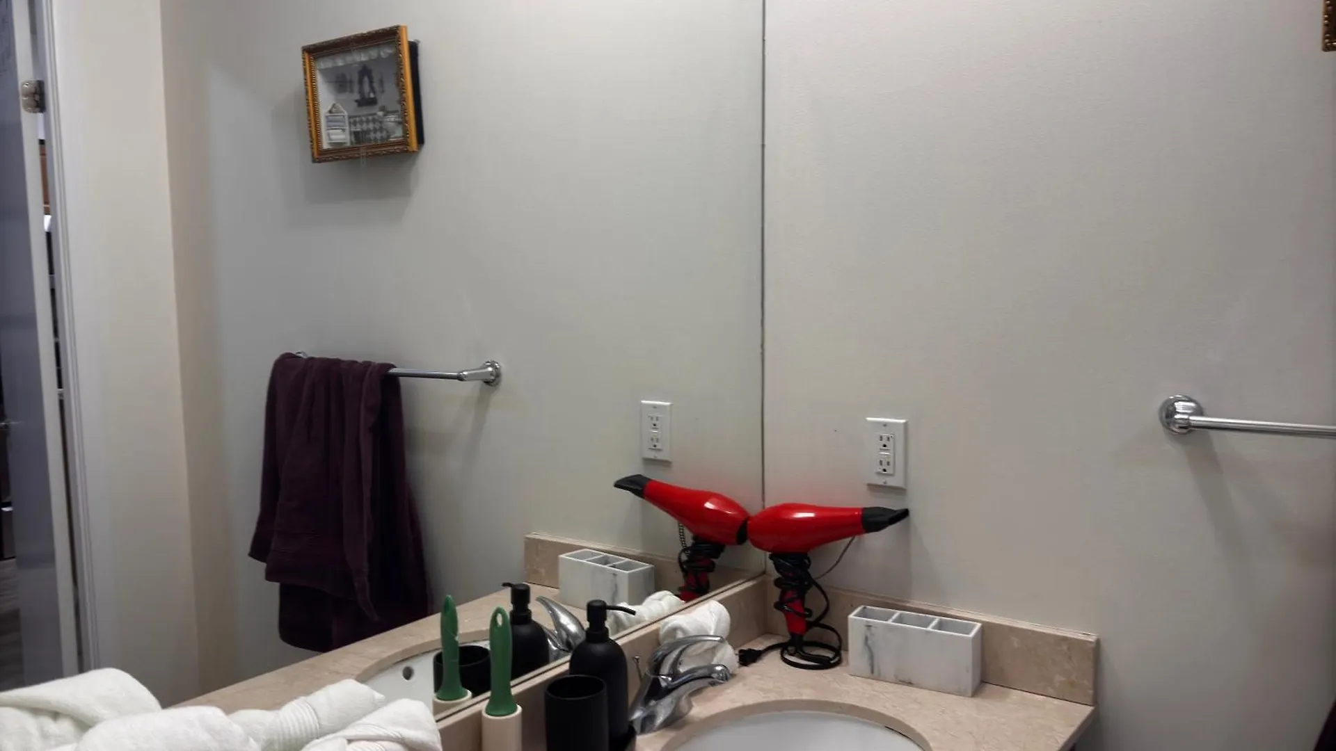 A Lovely One Bed Room With Sunset Views Toronto Apartment