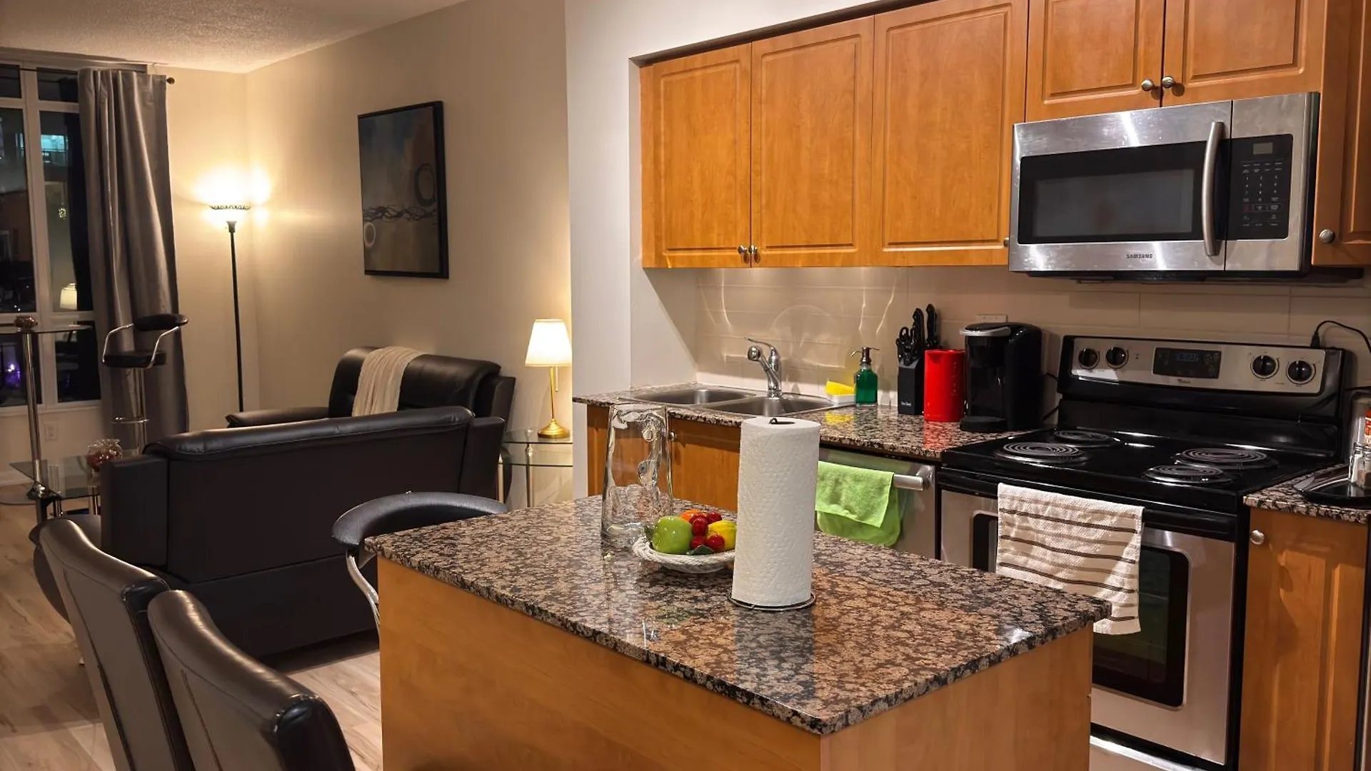 A Lovely One Bed Room With Sunset Views Toronto 0*,