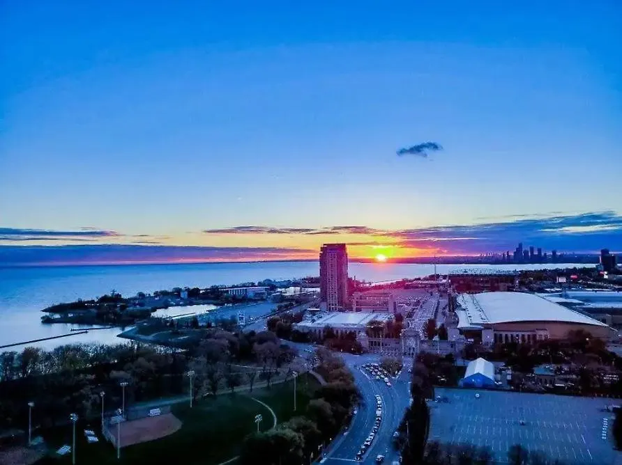 A Lovely One Bed Room With Sunset Views Toronto